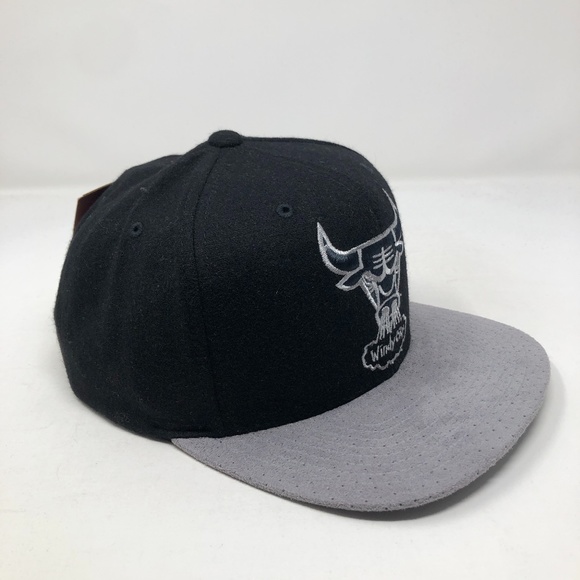 Chicago Bulls Mitchell & Ness Strapback Hat Cap - Picture 3 of 6